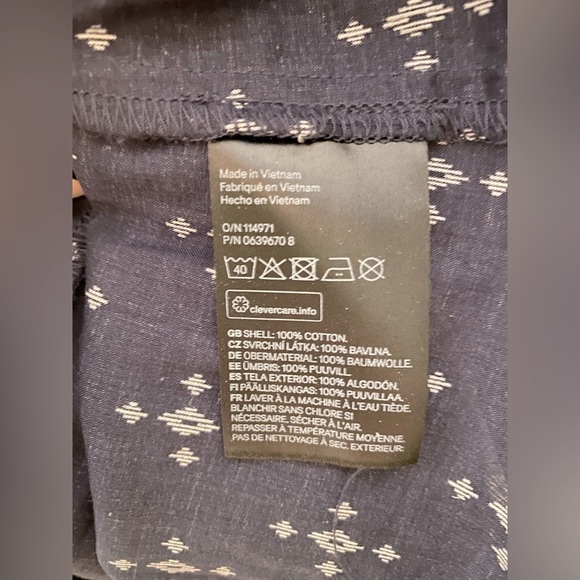 H&M NWOT sheer printed - hemmed longer  back, blue background white print - Picture 12 of 13